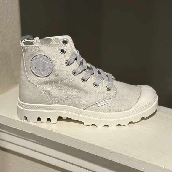 Palladium Pampa White Ankle Boots Shoes Womens Sz 5.5 Youth Sz 4Y 96693-116 - Picture 2 of 10